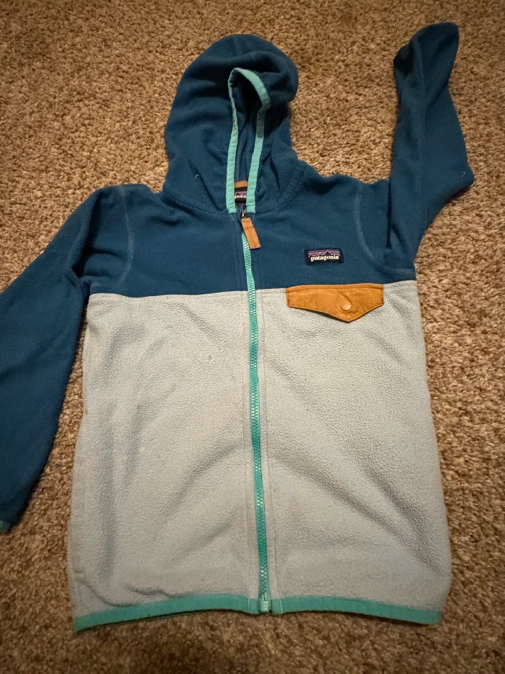 Patagonia Kids Teal and Light Blue Hooded Fleece Jacket with Tan Pocket